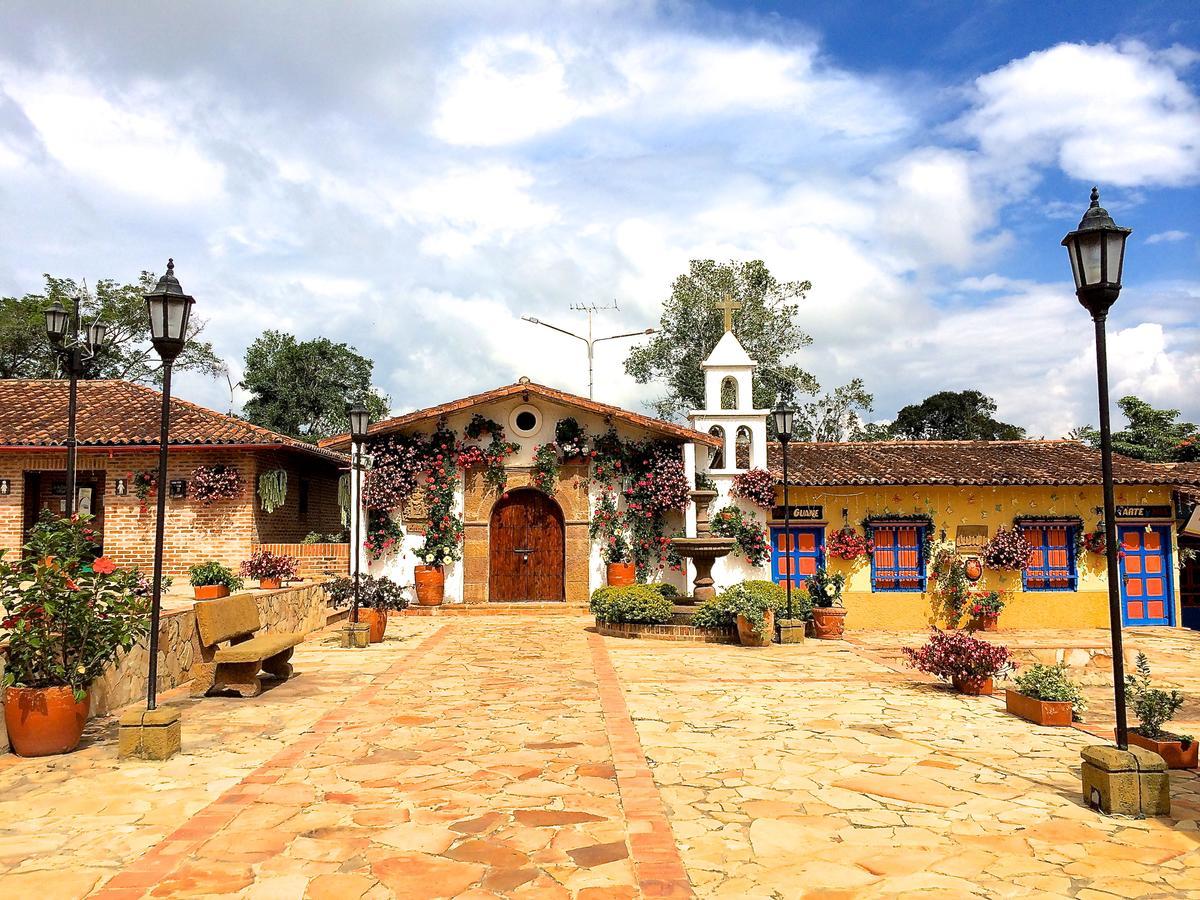Cabanas La Carolina - Mesa De Los Santos Лос-Сантос Экстерьер фото