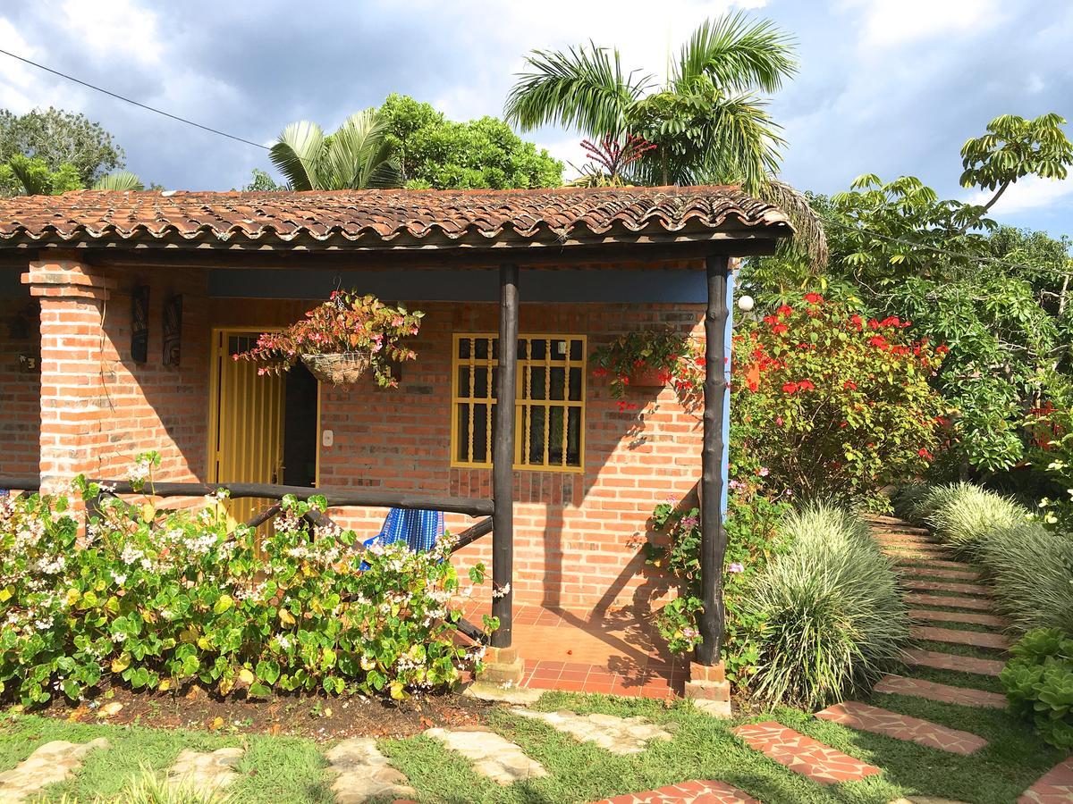 Cabanas La Carolina - Mesa De Los Santos Лос-Сантос Экстерьер фото