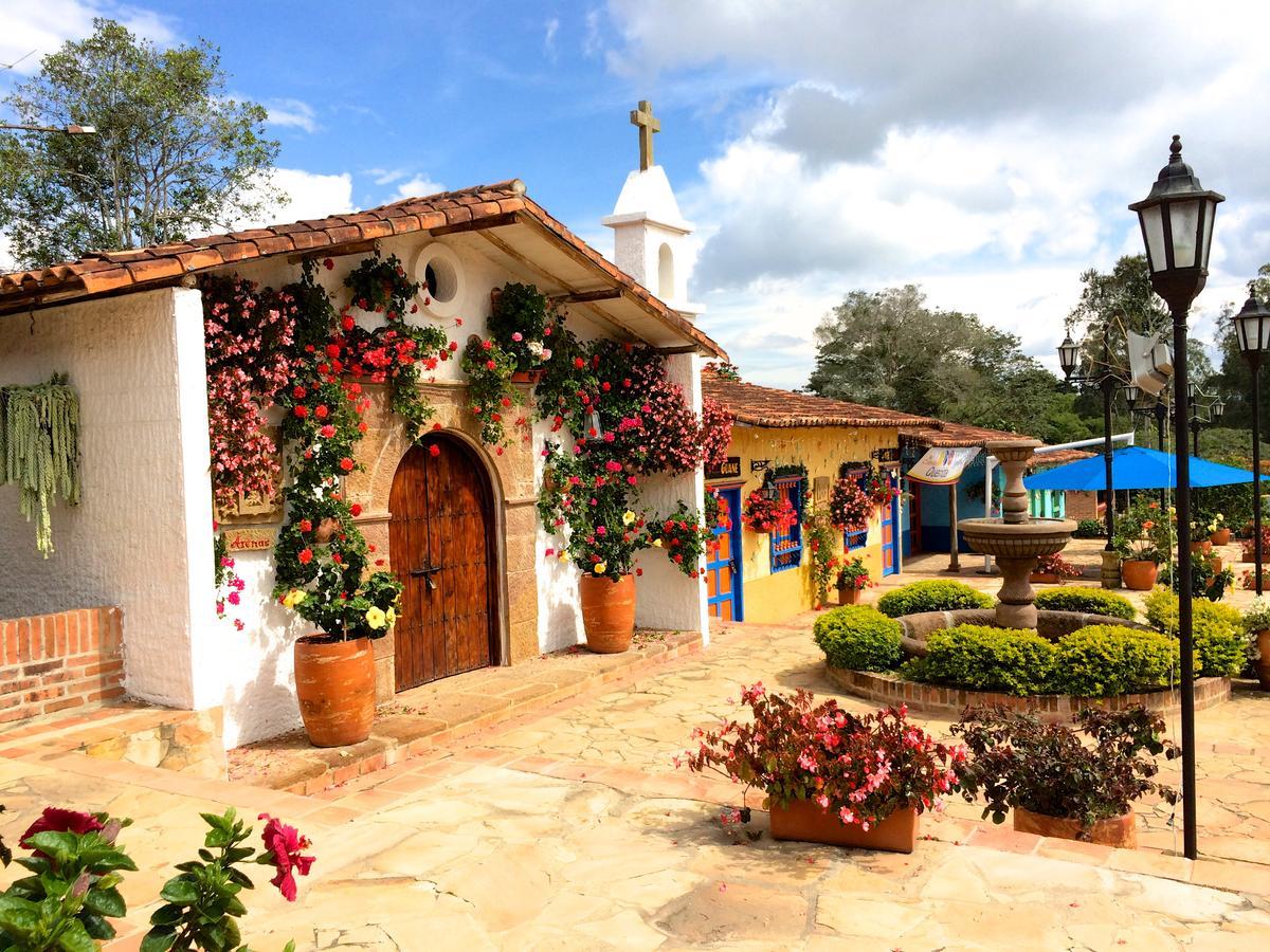 Cabanas La Carolina - Mesa De Los Santos Лос-Сантос Экстерьер фото